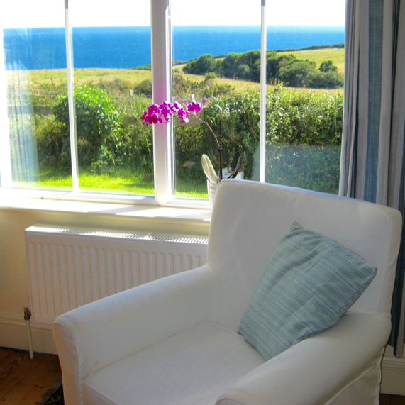 QUALIFIED, photo: maryam best